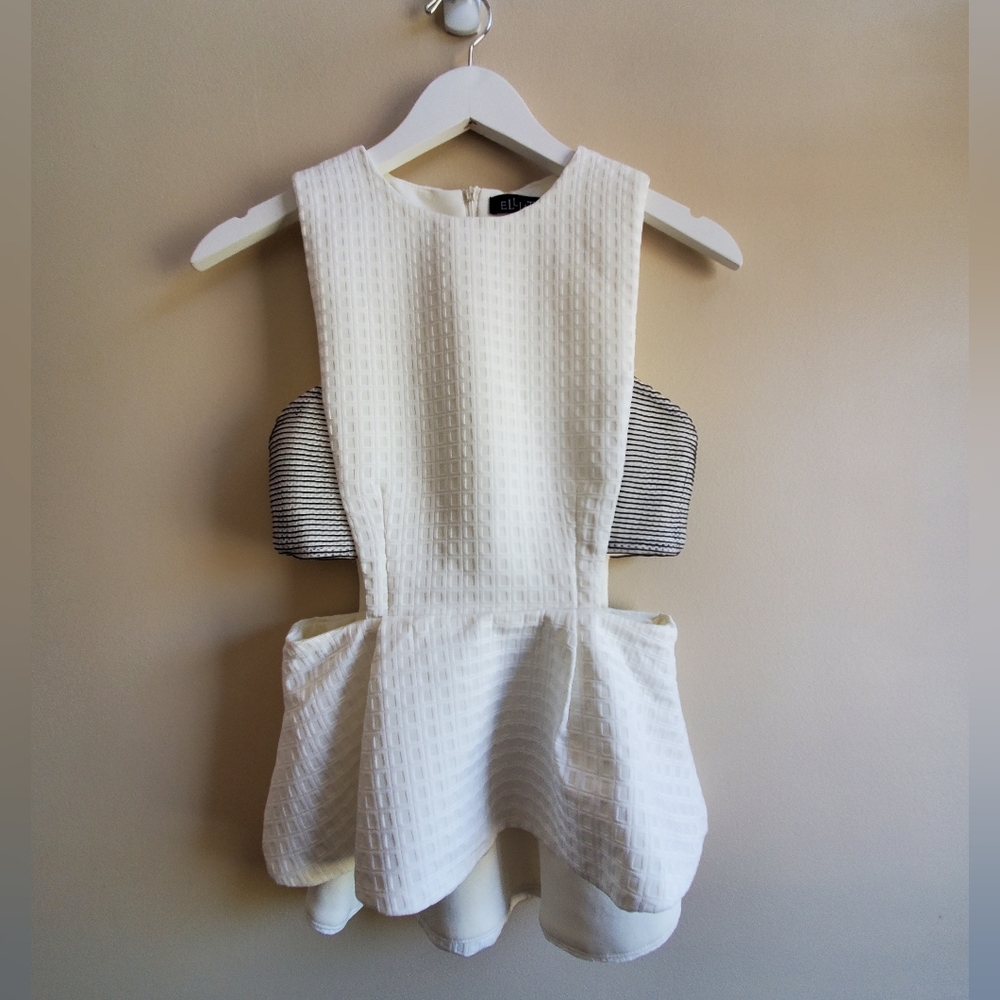 Elliatt white blouse with side cut out top S